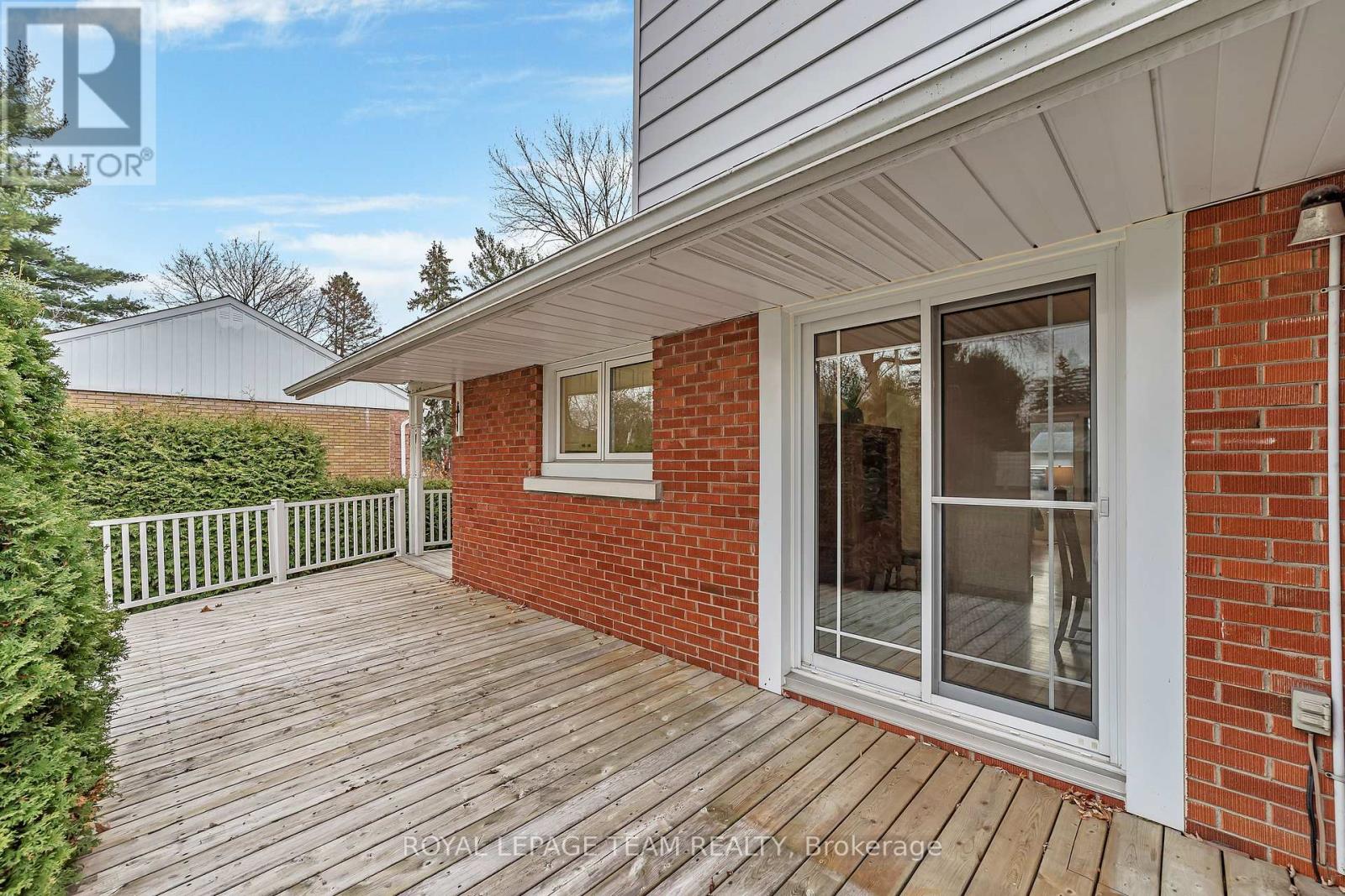 2099 Balharrie Avenue S, Ottawa, Ontario  K1G 1G4 - Photo 21 - X12380496