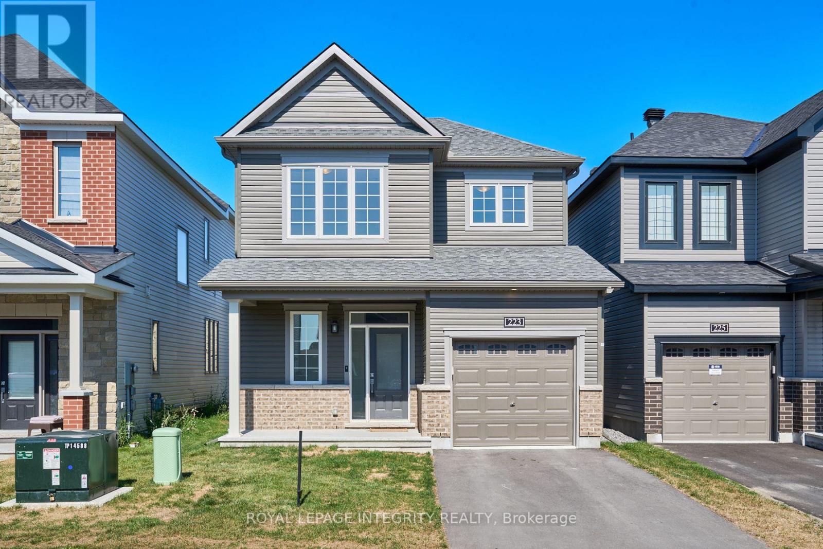 223 ELSIE MACGILL WALK, Ottawa, Ontario