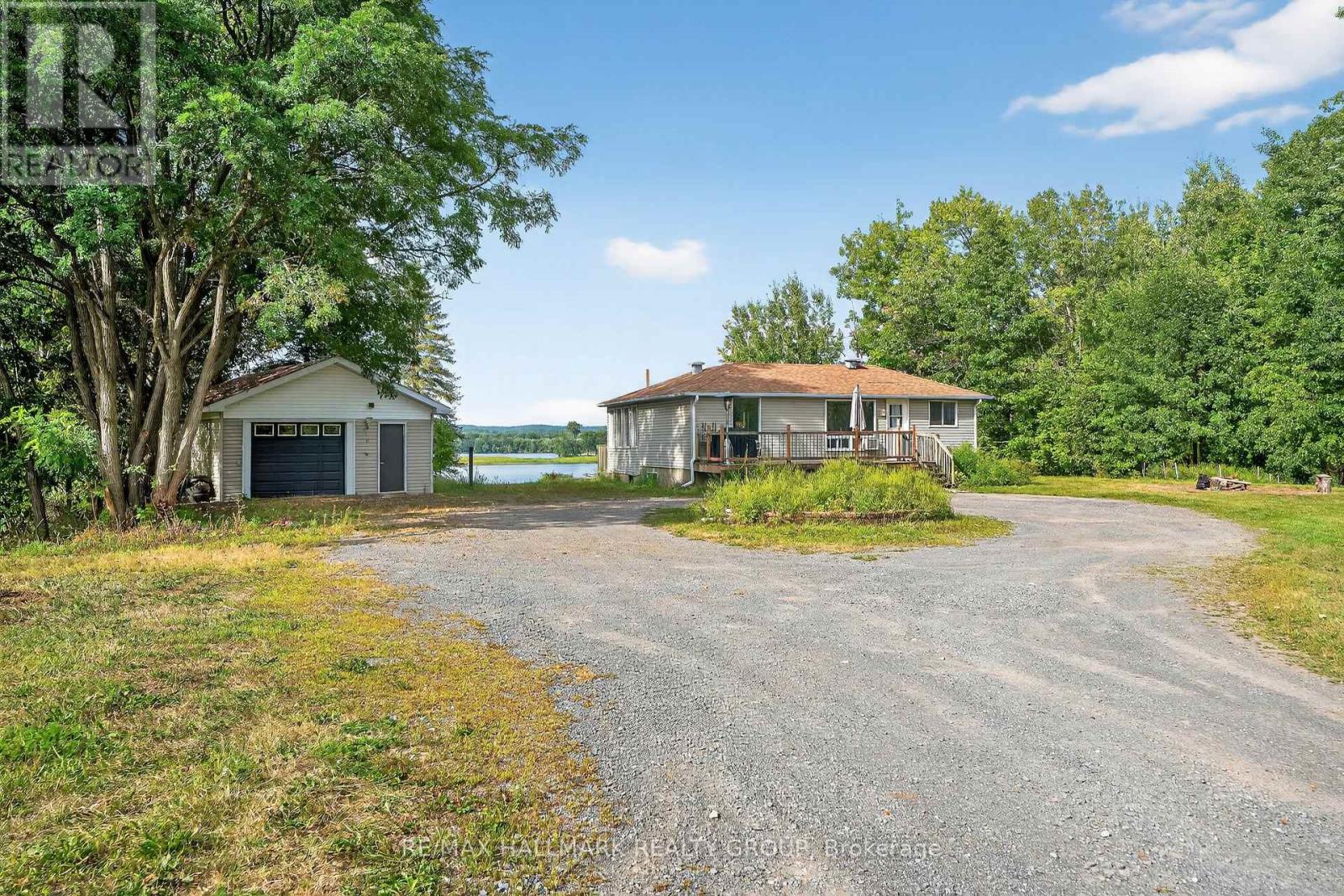 3855 Old Highway 17, Clarence-Rockland, Ontario  K4K 1W2 - Photo 4 - X12380559