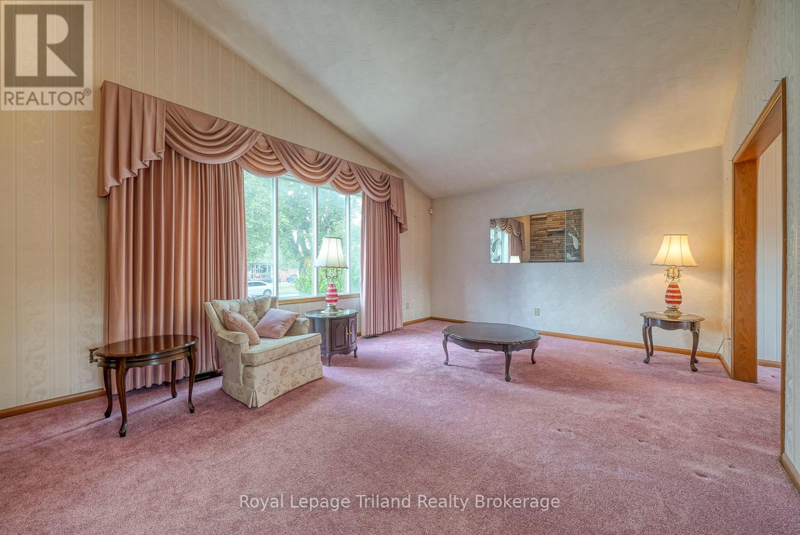 194 Orchard Road, Woodstock, Ontario  N4S 7N8 - Photo 16 - X12380318