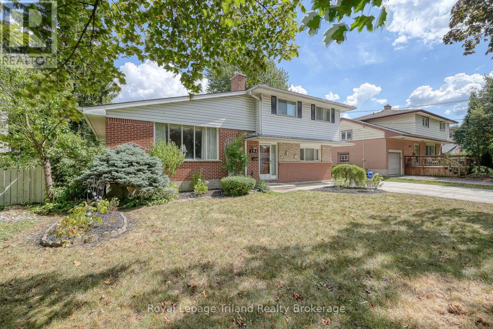 194 Orchard Road, Woodstock, Ontario  N4S 7N8 - Photo 3 - X12380318