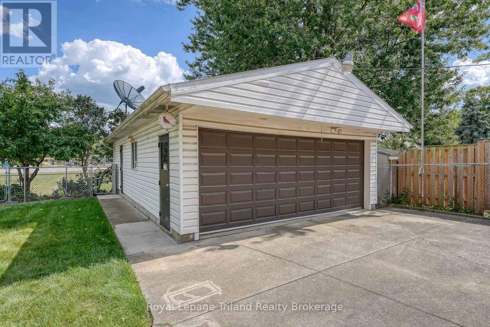 194 Orchard Road, Woodstock, Ontario  N4S 7N8 - Photo 7 - X12380318