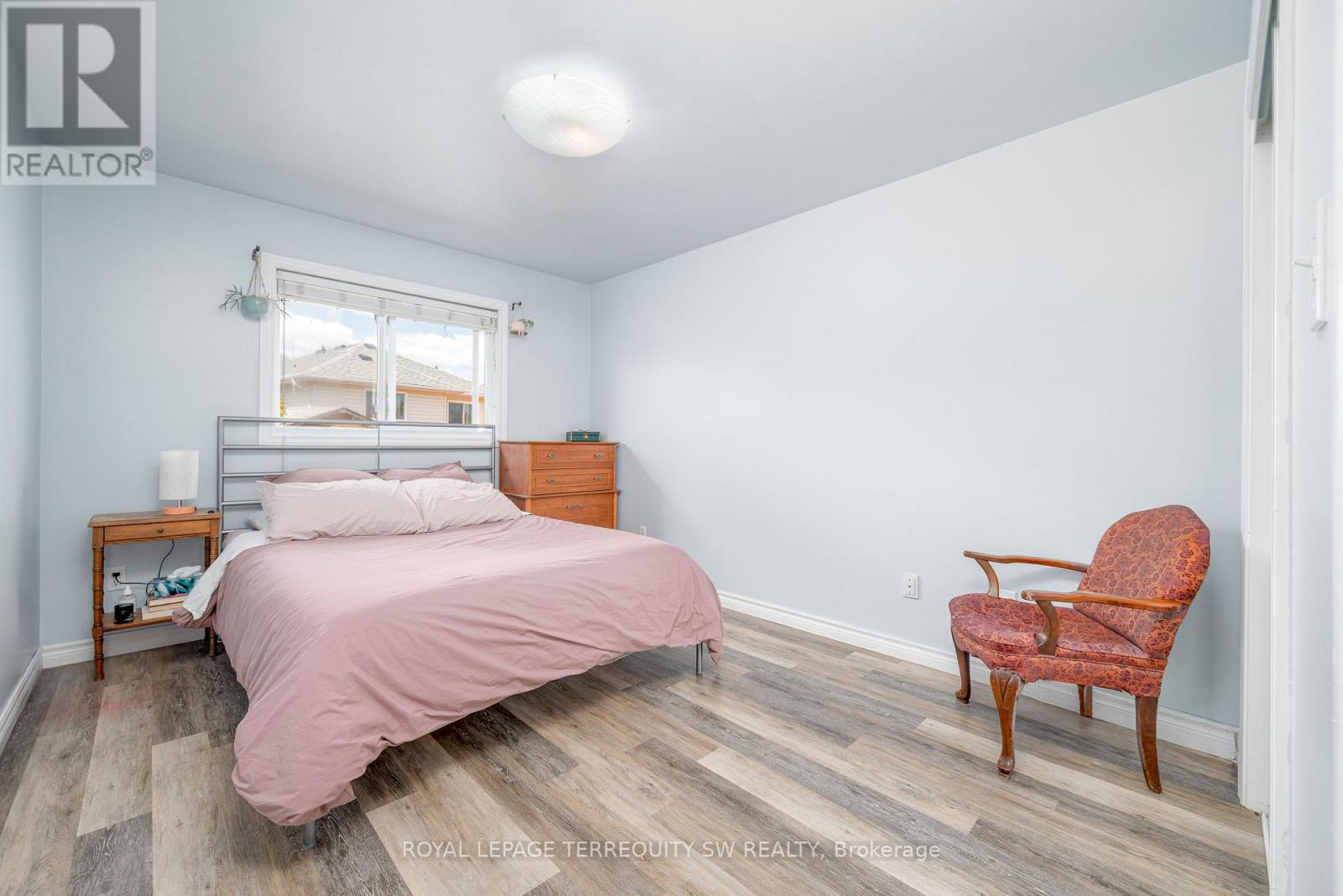 19 Laurent Boulevard, Kawartha Lakes, Ontario  K9V 6G3 - Photo 13 - X12380063