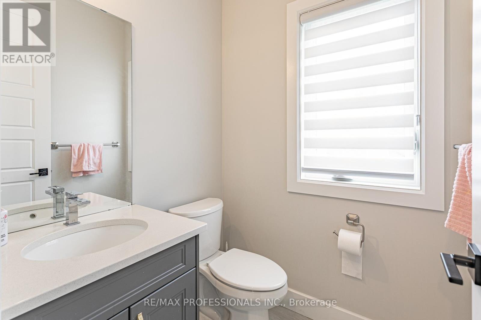 3328 Oriole Drive, London South, Ontario  N6M 0K1 - Photo 6 - X12380107