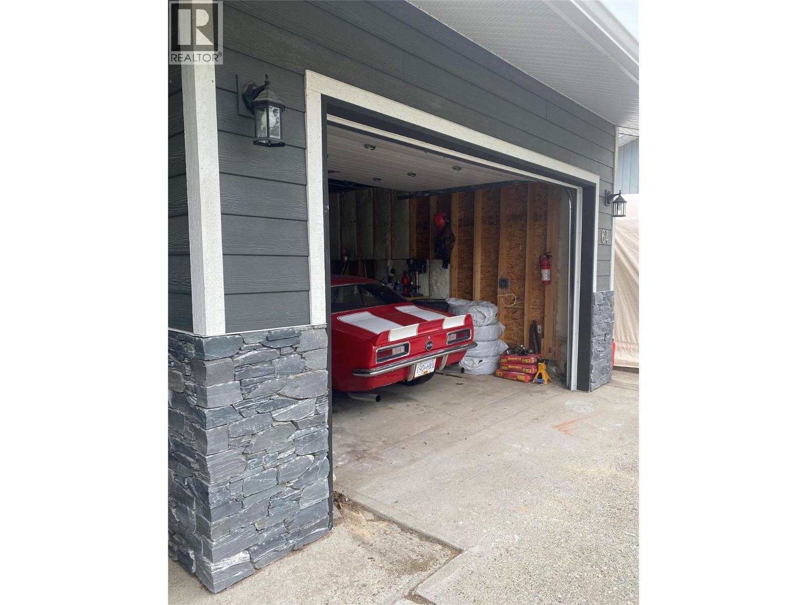 64 100th Avenue, Kimberley, British Columbia  V1A 3A3 - Photo 3 - 10360608