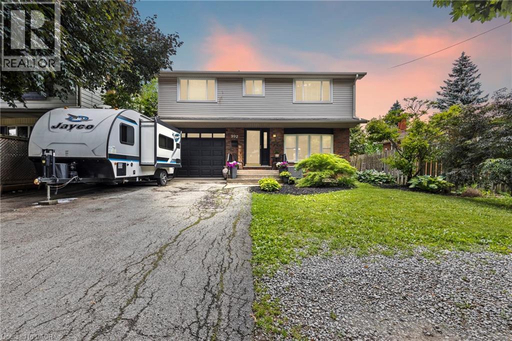 992 GARTH Street, Hamilton, Ontario