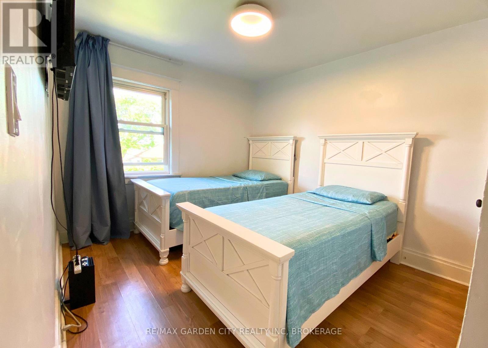243 Geneva Street, St. Catharines, Ontario  L2R 4R2 - Photo 15 - X12380493