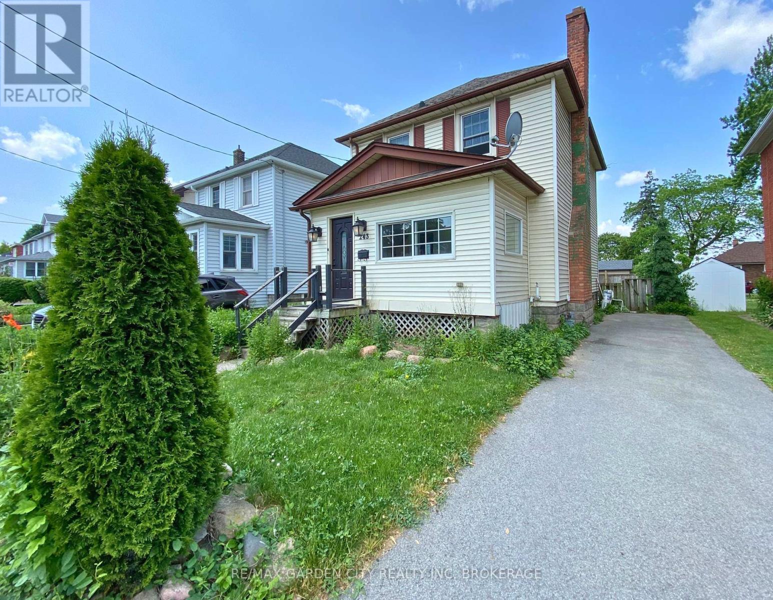 243 Geneva Street, St. Catharines, Ontario  L2R 4R2 - Photo 2 - X12380493