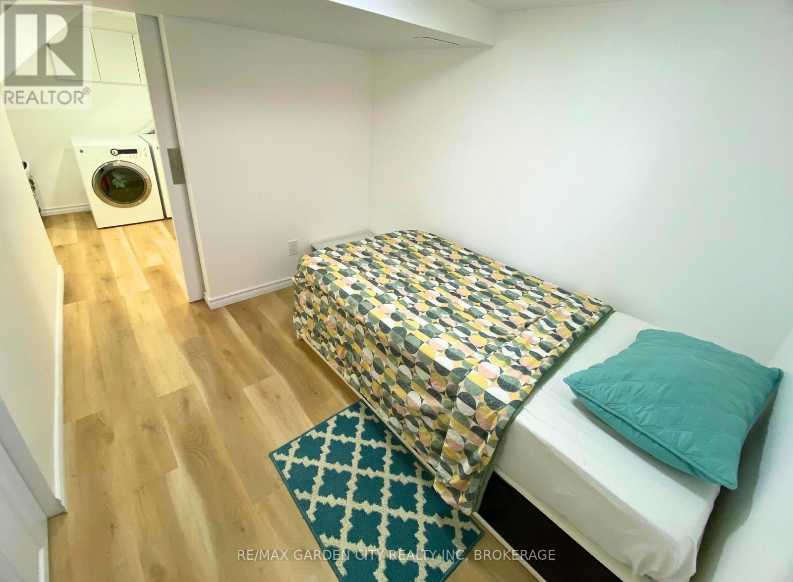 243 Geneva Street, St. Catharines, Ontario  L2R 4R2 - Photo 27 - X12380493