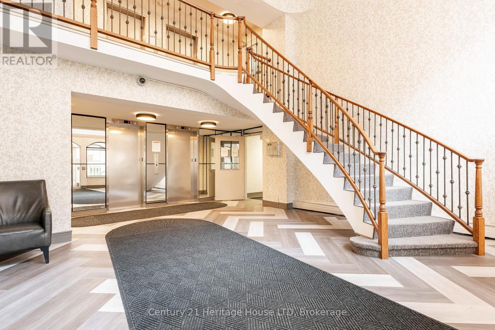 303 - 359 Geneva Street, St. Catharines, Ontario  L2N 2G5 - Photo 12 - X12380529
