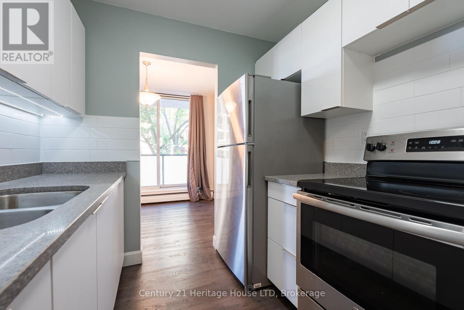 303 - 359 Geneva Street, St. Catharines, Ontario  L2N 2G5 - Photo 5 - X12380529