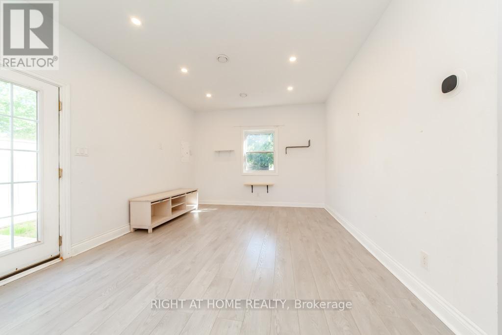 Carriage House - 2 Peter Street, Markham, Ontario  L3P 2A4 - Photo 6 - N12380148