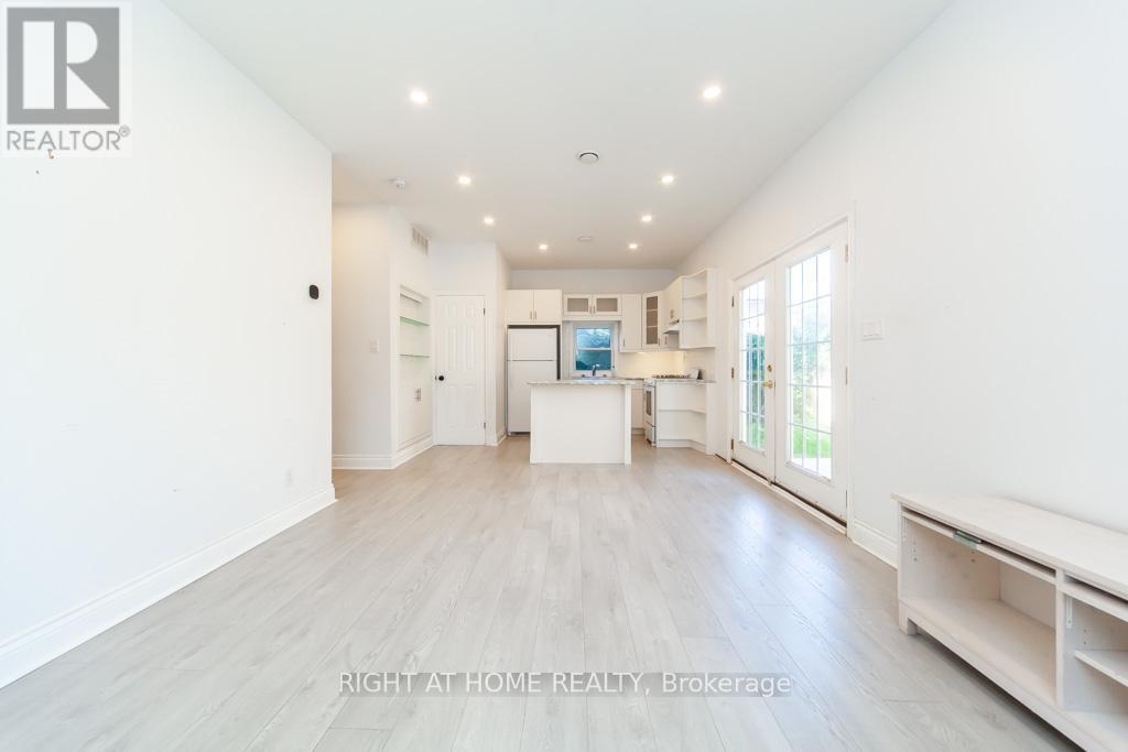 Carriage House - 2 Peter Street, Markham, Ontario  L3P 2A4 - Photo 7 - N12380148