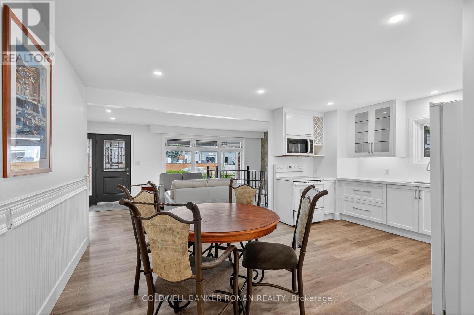2 Lionel Stone Avenue E, New Tecumseth (Tottenham), Ontario  L0G 1W0 - Photo 11 - N12380241