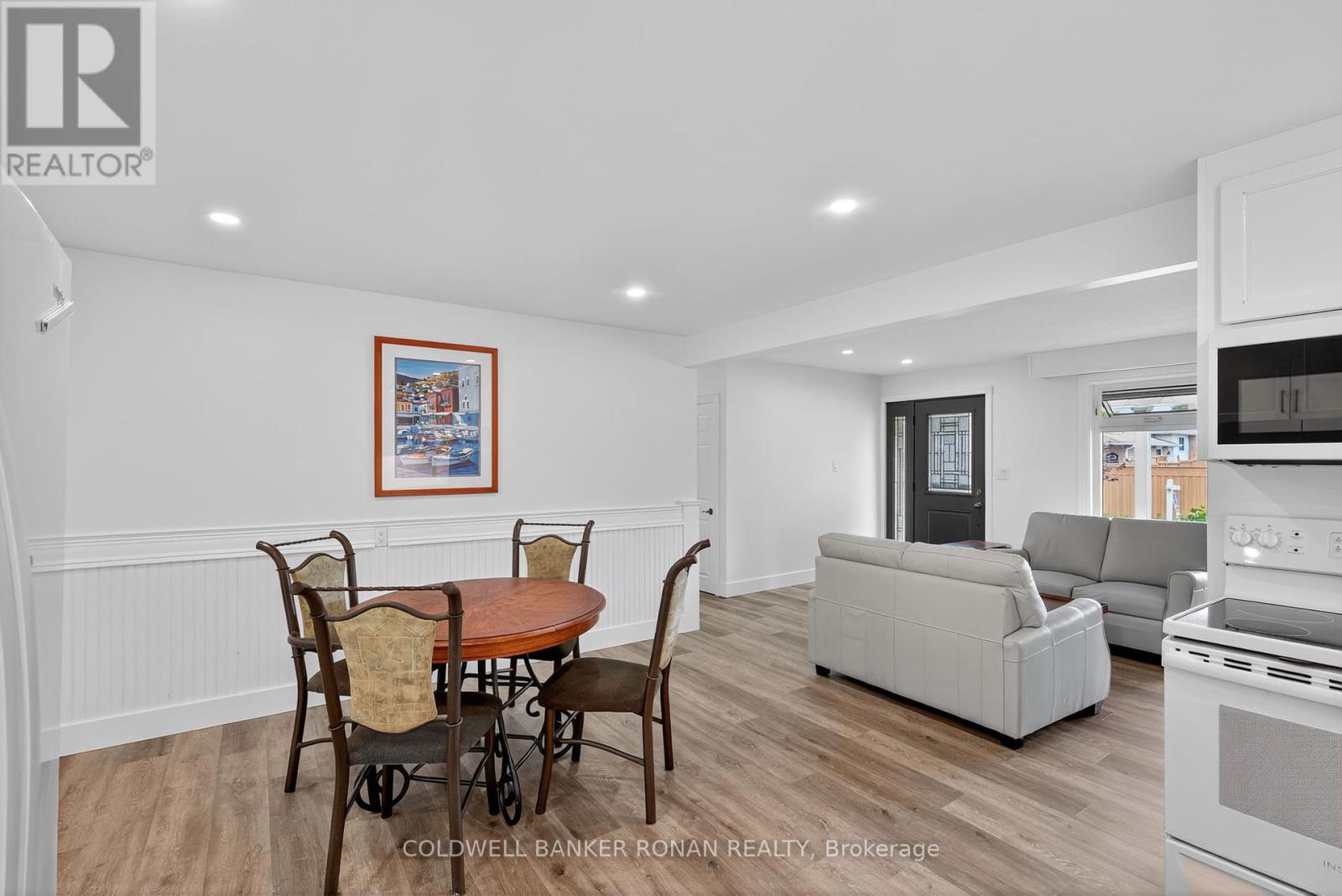 2 Lionel Stone Avenue E, New Tecumseth (Tottenham), Ontario  L0G 1W0 - Photo 14 - N12380241