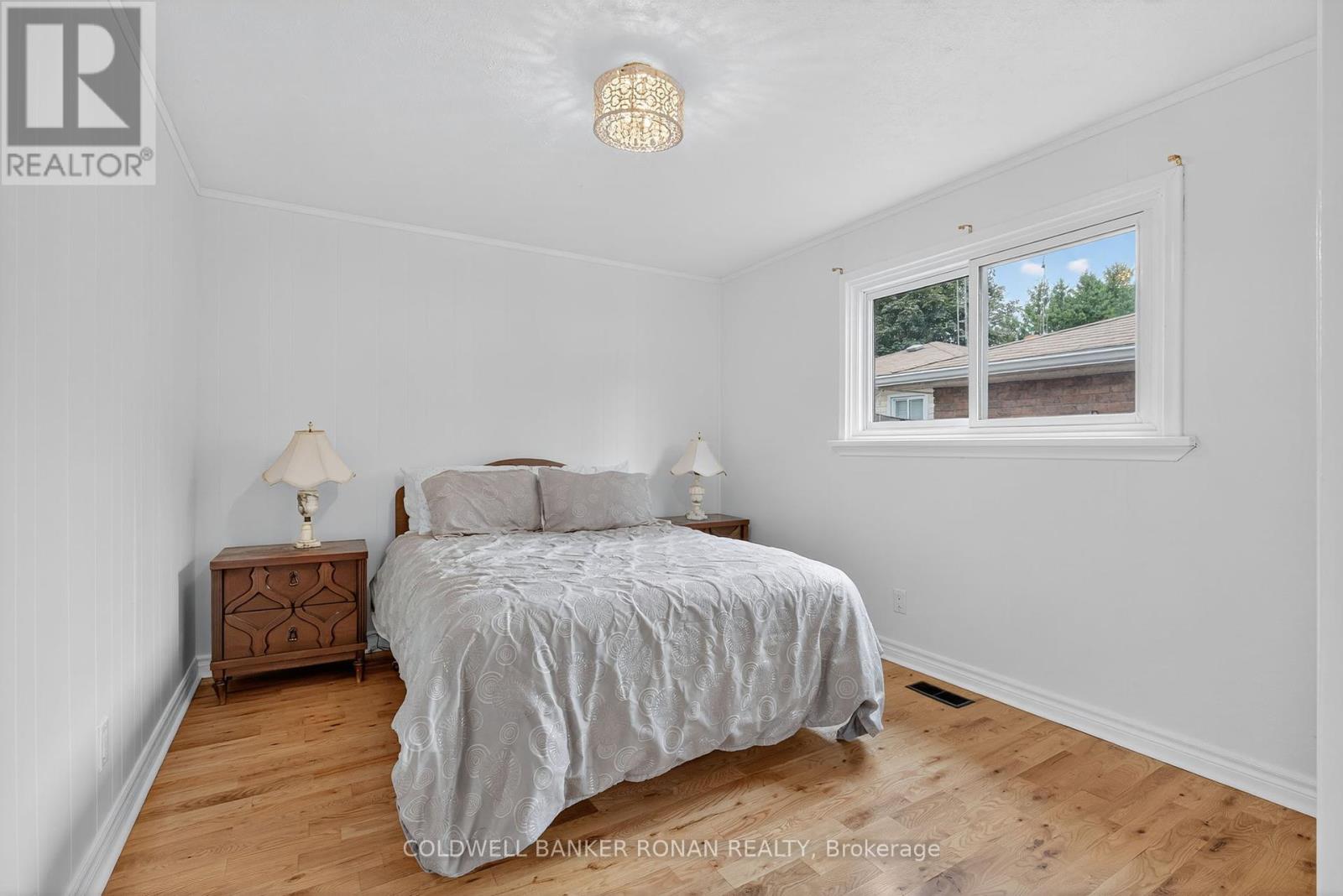 2 Lionel Stone Avenue E, New Tecumseth (Tottenham), Ontario  L0G 1W0 - Photo 17 - N12380241