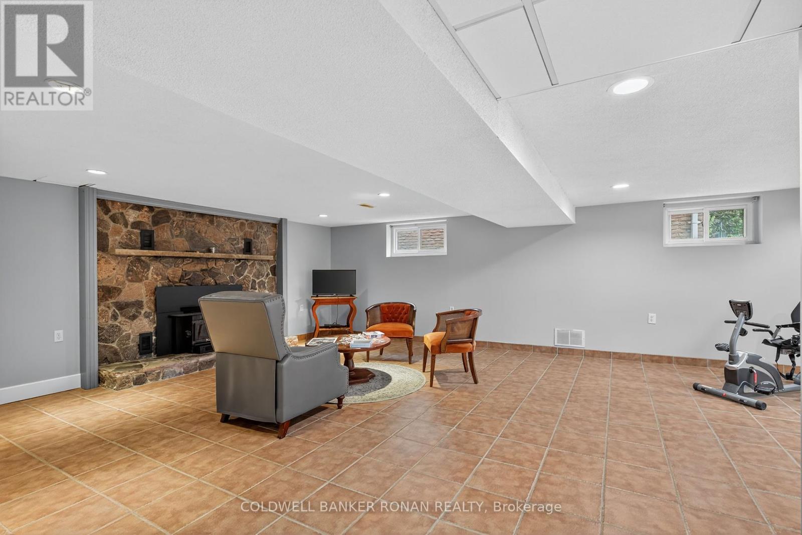 2 Lionel Stone Avenue E, New Tecumseth (Tottenham), Ontario  L0G 1W0 - Photo 25 - N12380241