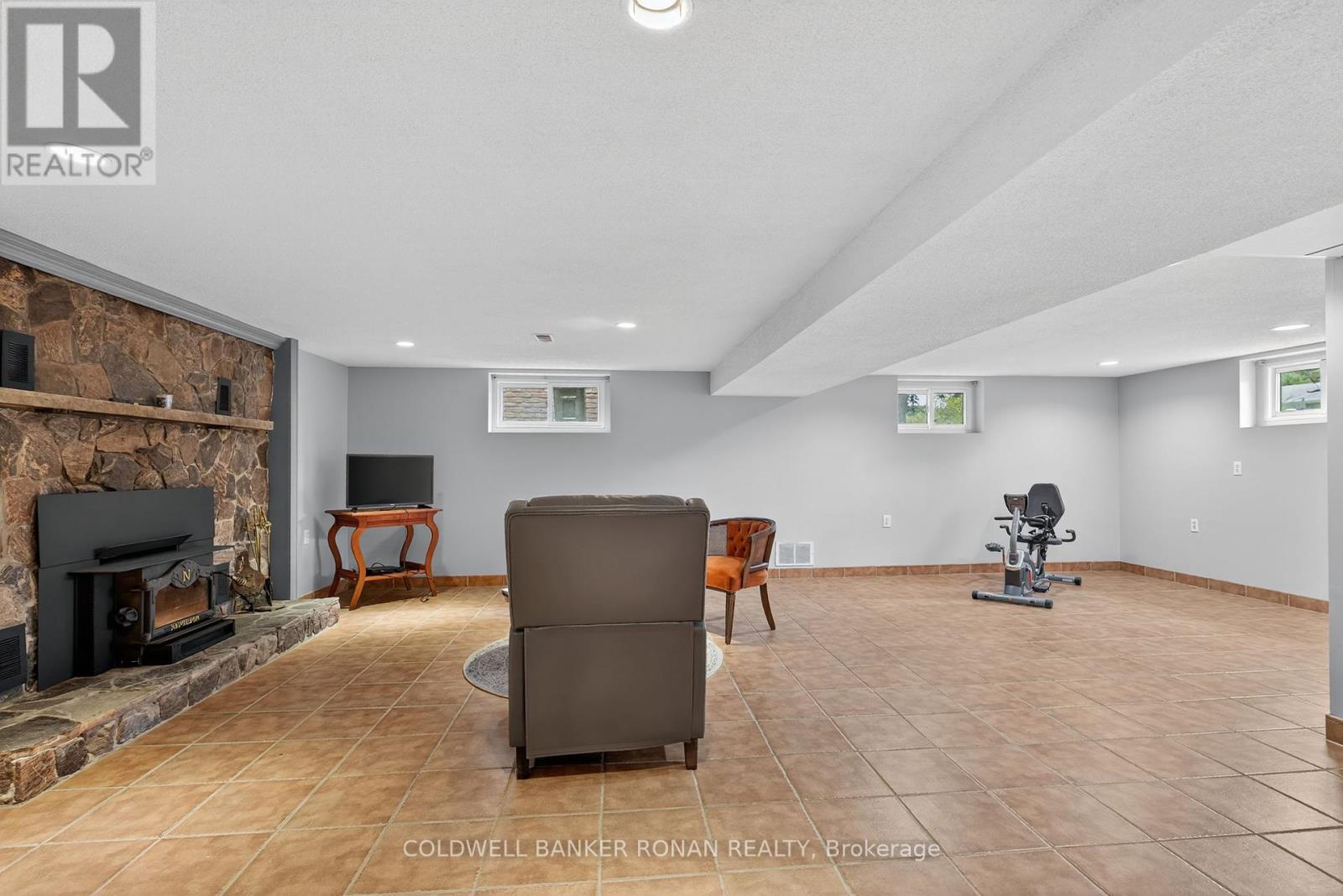 2 Lionel Stone Avenue E, New Tecumseth (Tottenham), Ontario  L0G 1W0 - Photo 28 - N12380241