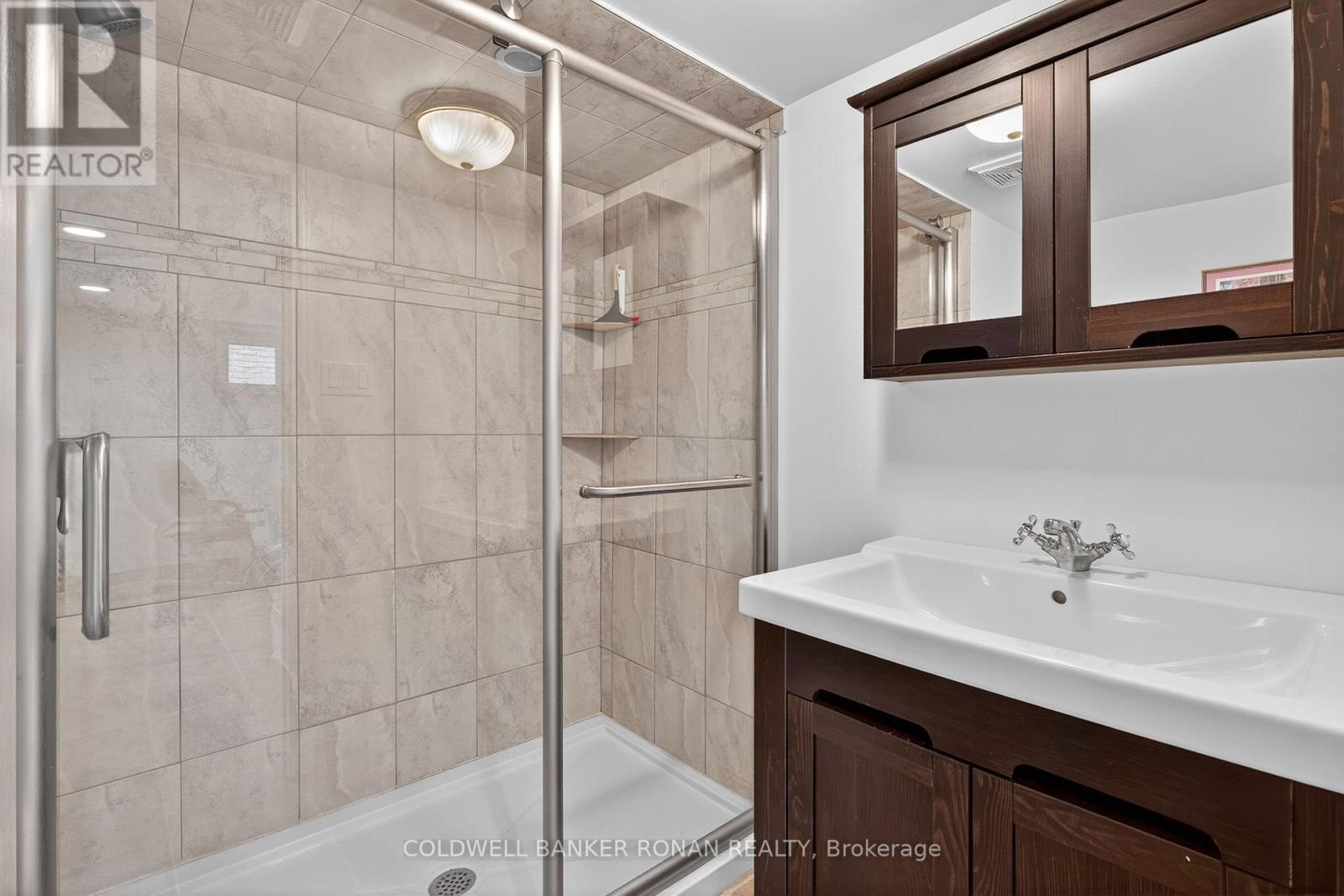 2 Lionel Stone Avenue E, New Tecumseth (Tottenham), Ontario  L0G 1W0 - Photo 32 - N12380241