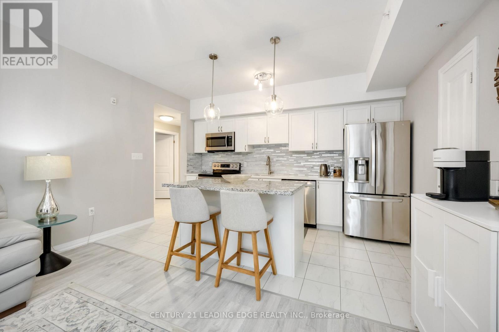 209 - 300 Essa Rd, Barrie (0 West), Ontario  L9J 0B9 - Photo 10 - S12380239