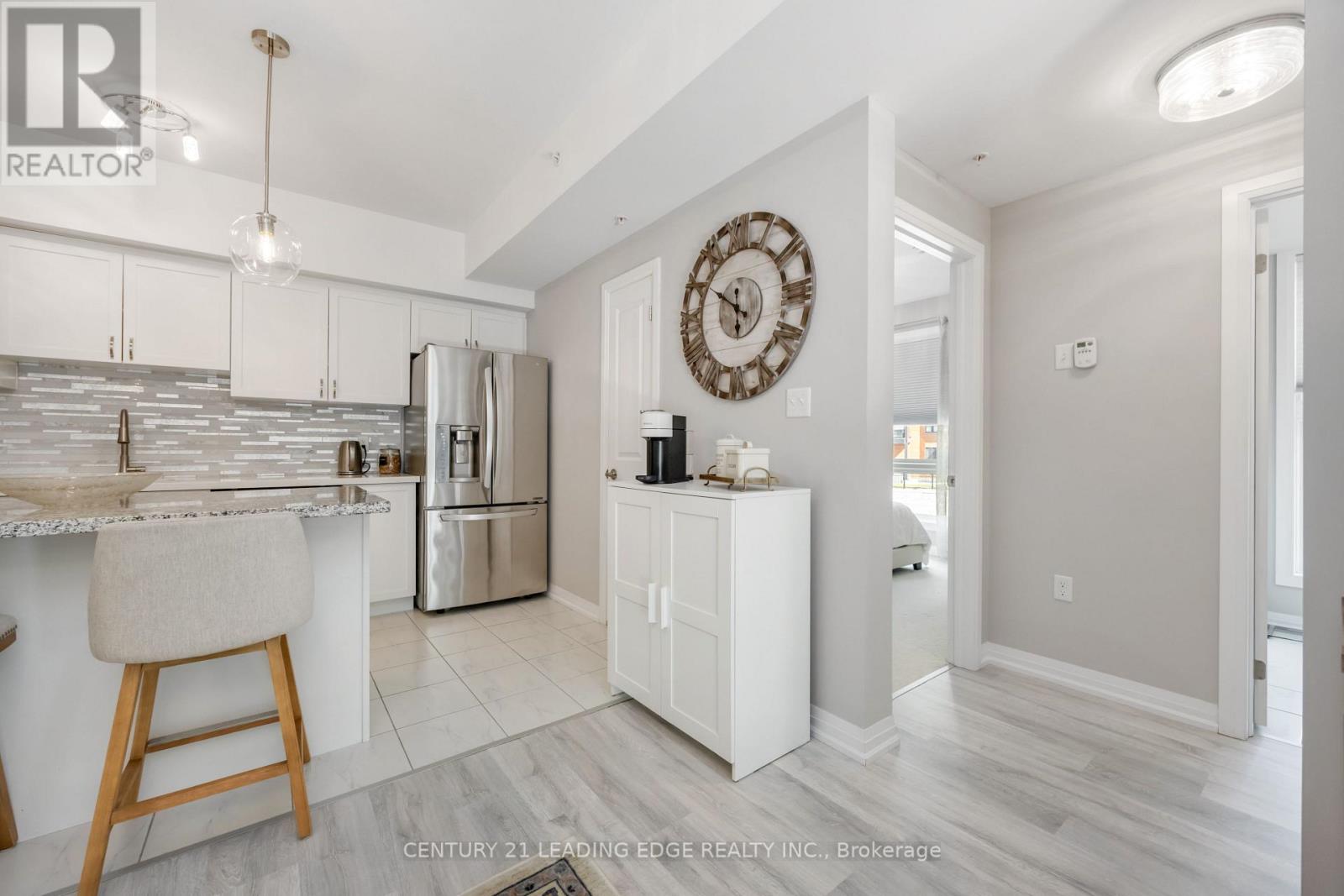 209 - 300 Essa Rd, Barrie (0 West), Ontario  L9J 0B9 - Photo 11 - S12380239