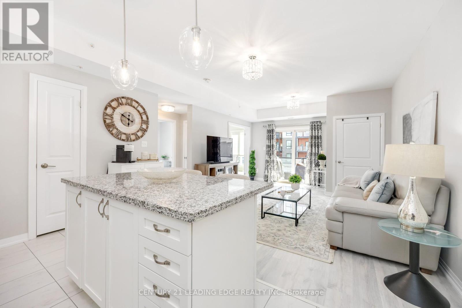 209 - 300 Essa Rd, Barrie (0 West), Ontario  L9J 0B9 - Photo 7 - S12380239