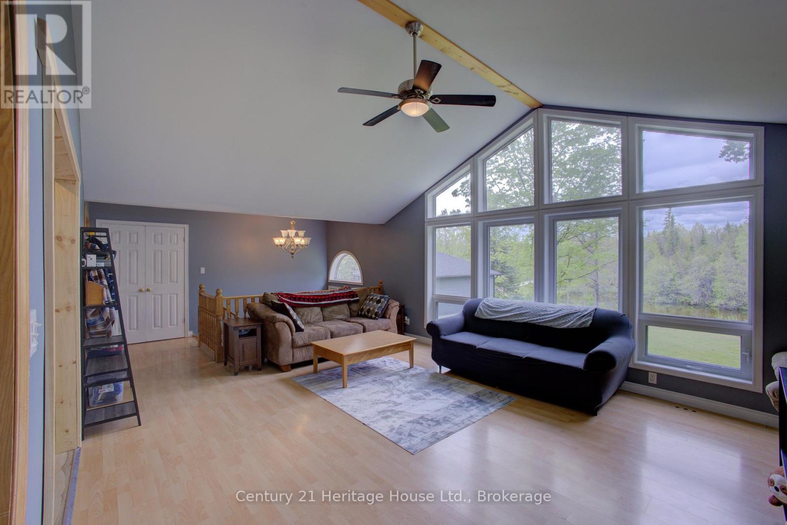 423080 Rocky Saugeen Road, West Grey, Ontario  N0G 1R0 - Photo 12 - X12380446