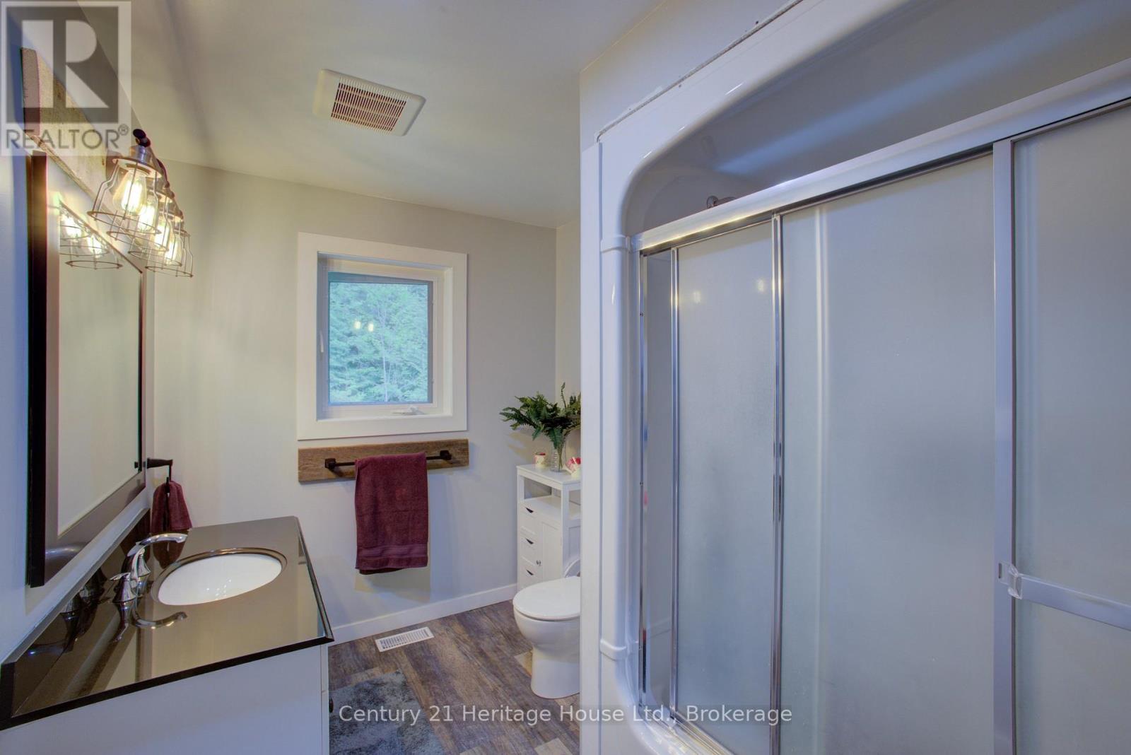 423080 Rocky Saugeen Road, West Grey, Ontario  N0G 1R0 - Photo 19 - X12380446