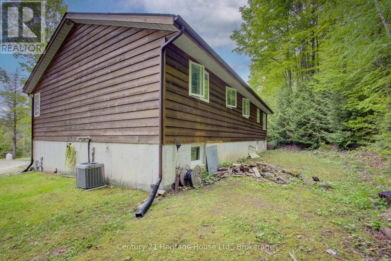 423080 Rocky Saugeen Road, West Grey, Ontario  N0G 1R0 - Photo 38 - X12380446