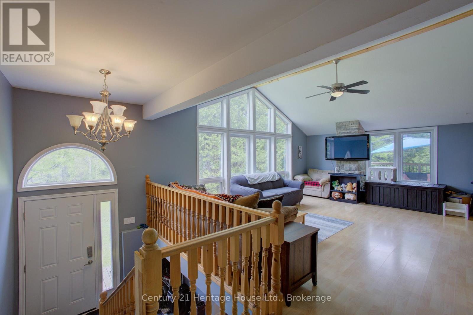 423080 Rocky Saugeen Road, West Grey, Ontario  N0G 1R0 - Photo 8 - X12380446