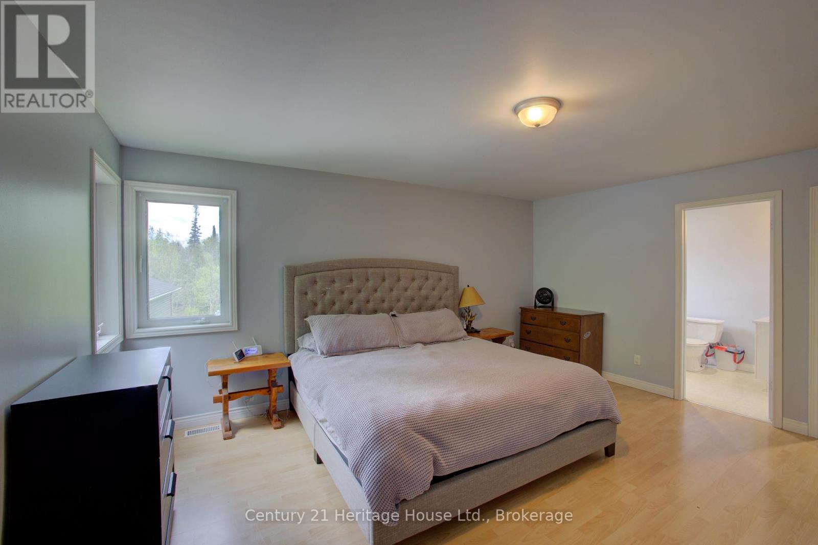 423080 Rocky Saugeen Road, West Grey, Ontario  N0G 1R0 - Photo 22 - X12380446
