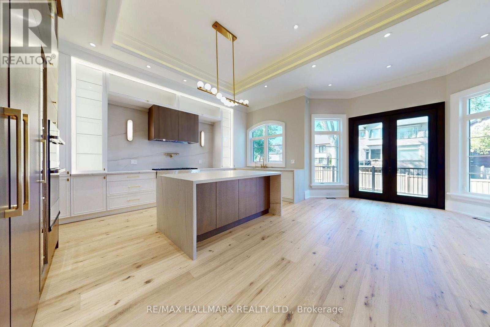 Property at 150 OLDE BAYVIEW AVENUE image 4