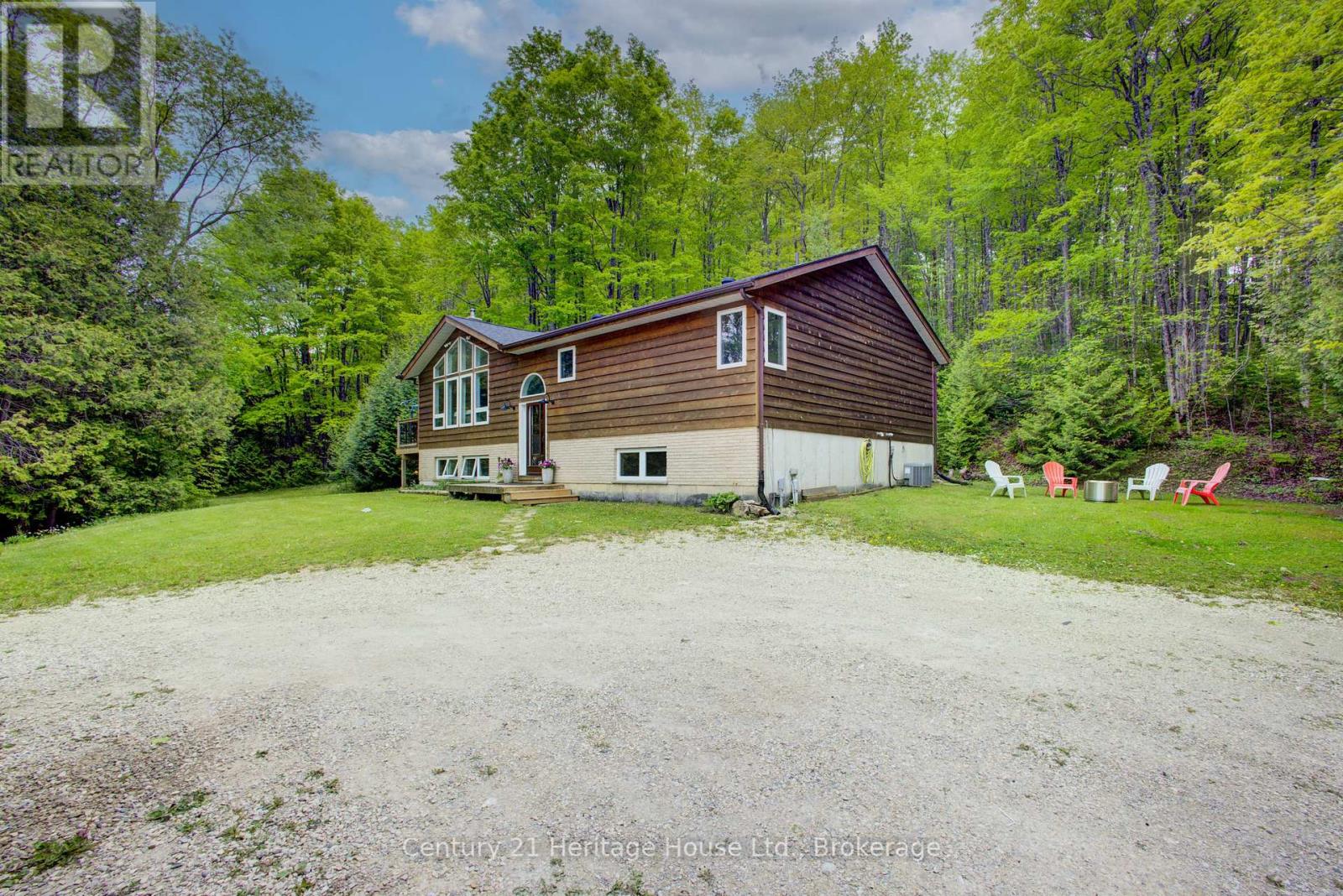 423080 Rocky Saugeen Road, West Grey, Ontario  N0G 1R0 - Photo 4 - X12380446