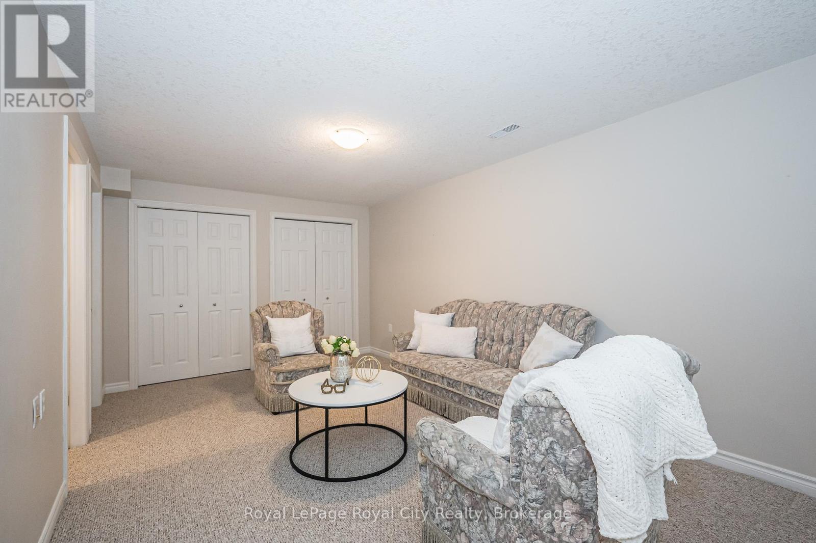 24 Beechlawn Boulevard, Guelph, Ontario  N1G 4X7 - Photo 23 - X12380463
