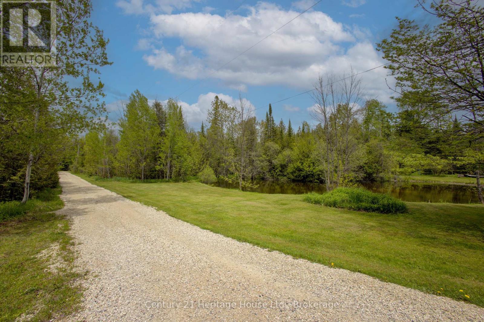 423080 Rocky Saugeen Road, West Grey, Ontario  N0G 1R0 - Photo 36 - X12380446