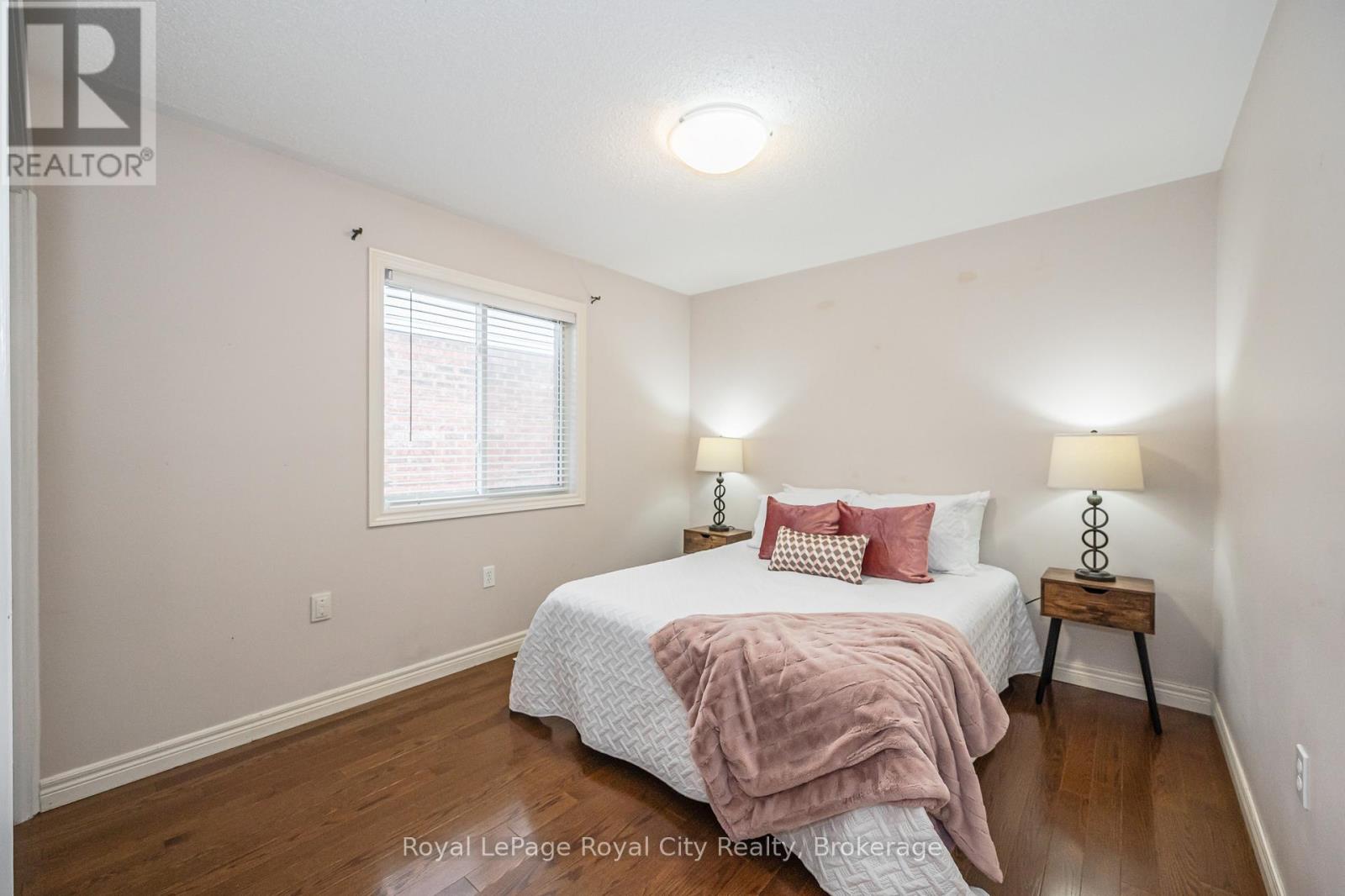 24 Beechlawn Boulevard, Guelph, Ontario  N1G 4X7 - Photo 18 - X12380463