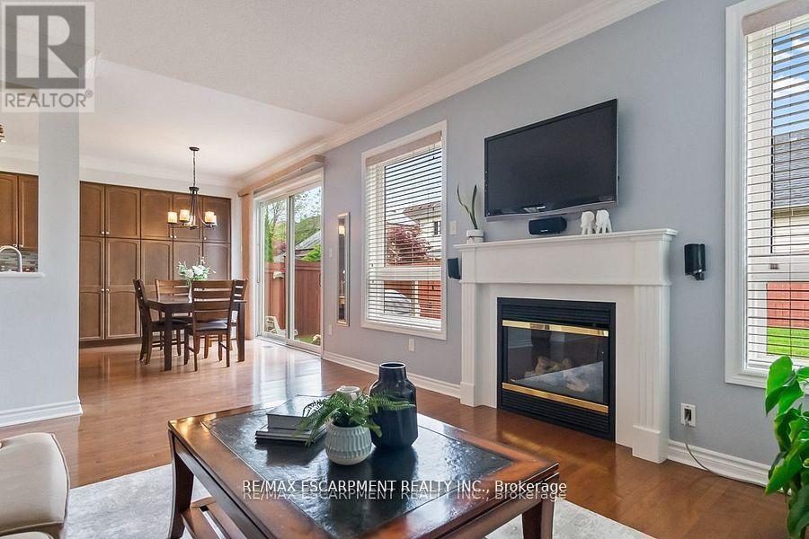 7107 Appletree Lane, Mississauga, Ontario  L5W 1W5 - Photo 15 - W12380161