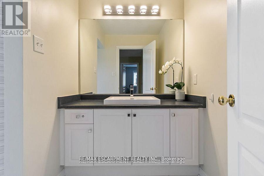 7107 Appletree Lane, Mississauga, Ontario  L5W 1W5 - Photo 30 - W12380161