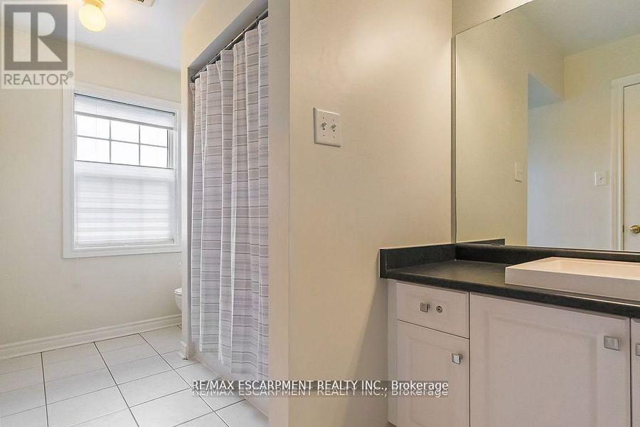 7107 Appletree Lane, Mississauga, Ontario  L5W 1W5 - Photo 31 - W12380161