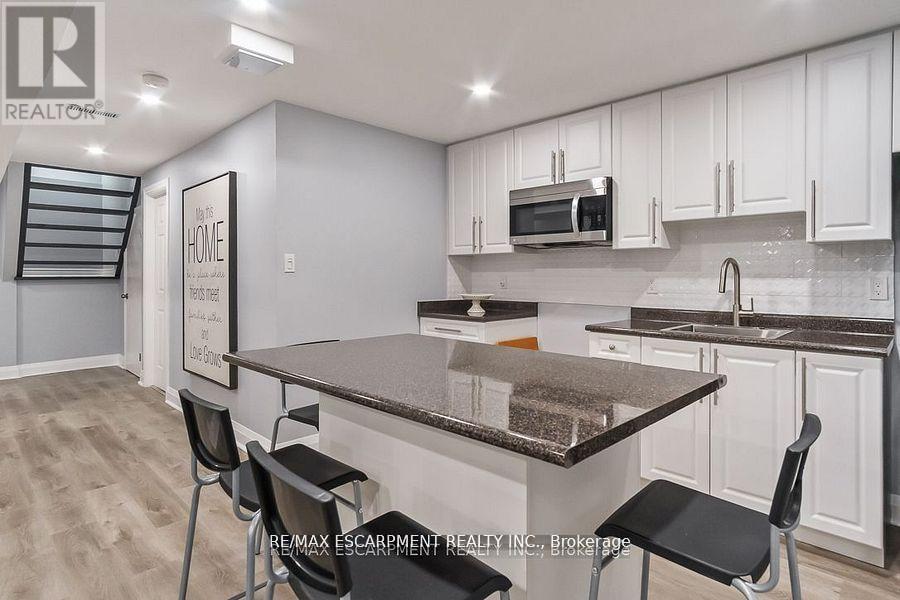 7107 Appletree Lane, Mississauga, Ontario  L5W 1W5 - Photo 34 - W12380161