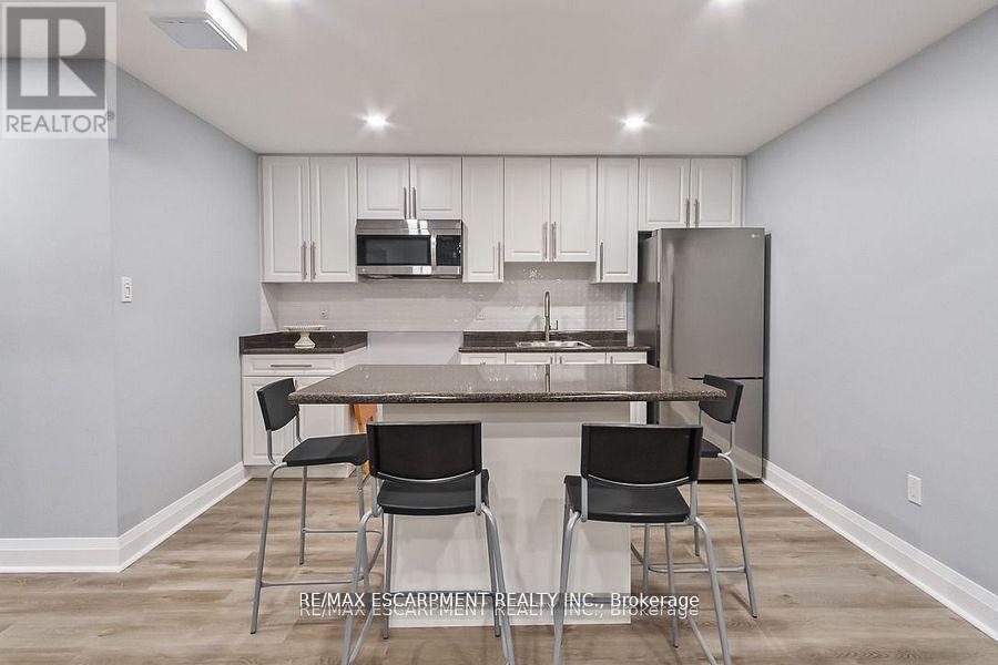 7107 Appletree Lane, Mississauga, Ontario  L5W 1W5 - Photo 37 - W12380161