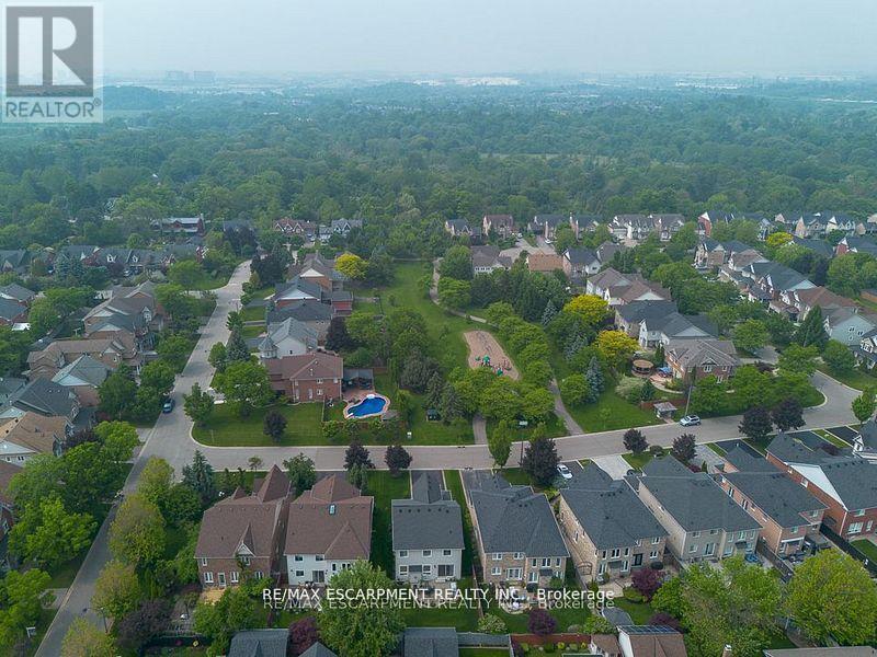 7107 Appletree Lane, Mississauga, Ontario  L5W 1W5 - Photo 42 - W12380161