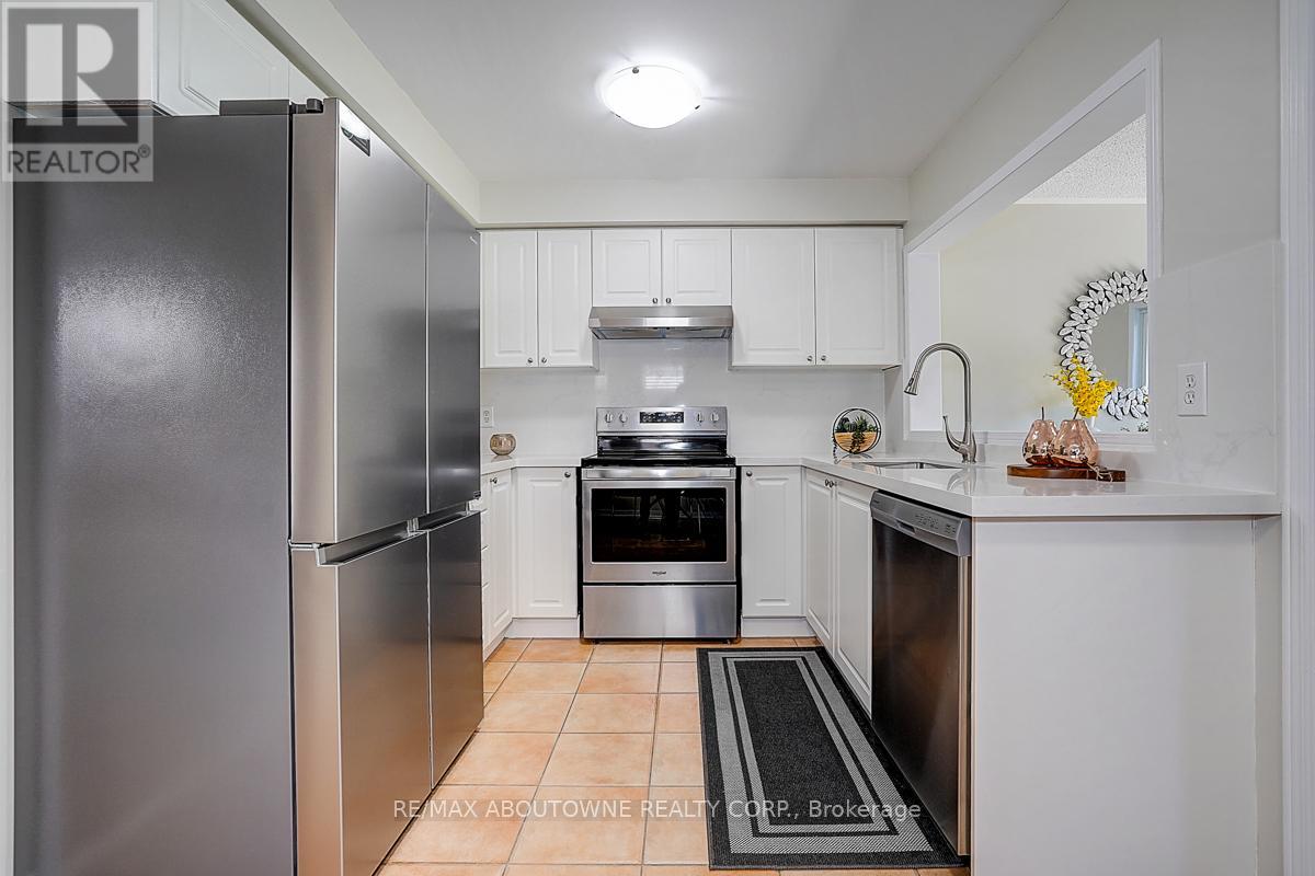 5575 Margarita Crescent, Mississauga, Ontario  L5M 6Z2 - Photo 17 - W12380188