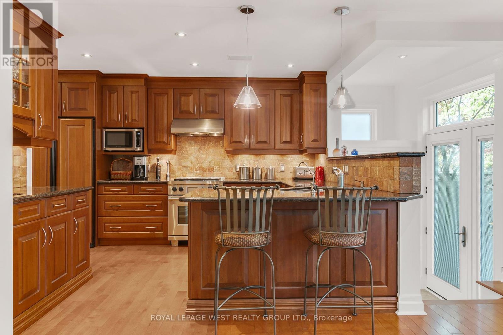 14 Dunedin Drive, Toronto, Ontario  M8X 2K5 - Photo 20 - W12380190