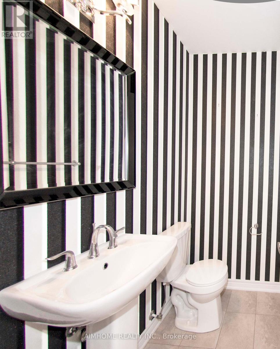 37 - 2435 Greenwich Drive, Oakville, Ontario  L6M 0S4 - Photo 5 - W12380196