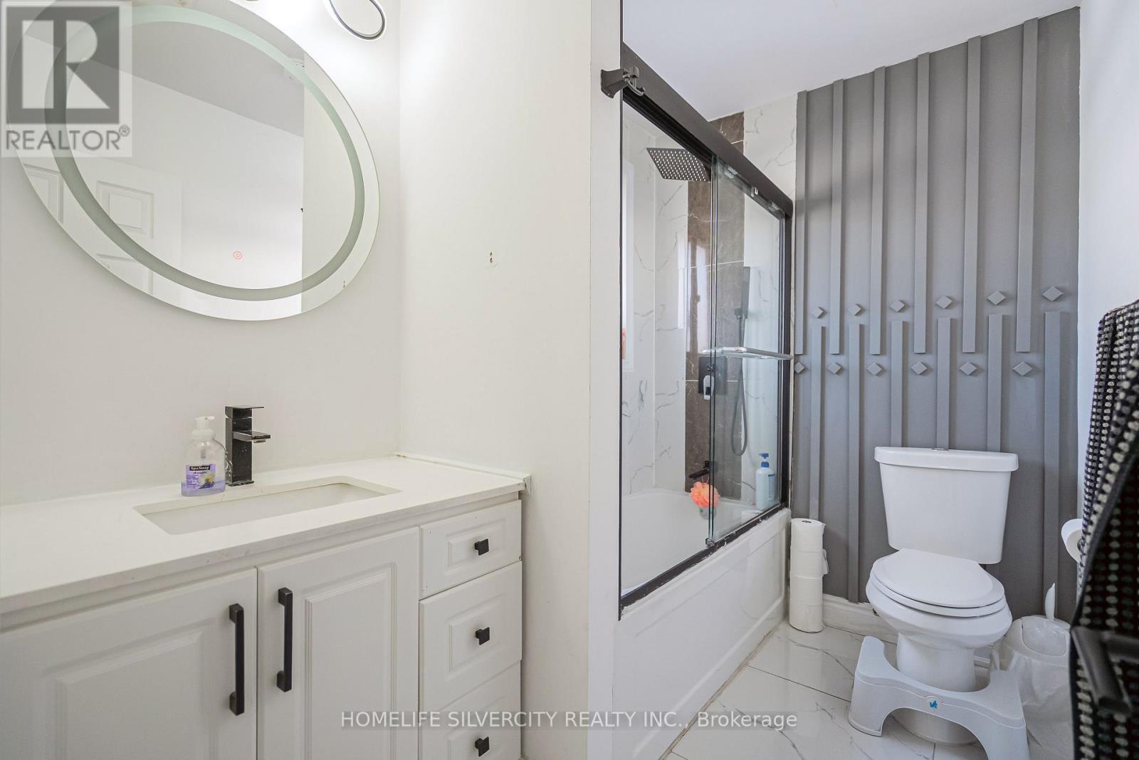 72 Brookland Drive, Brampton (Avondale), Ontario  L6T 2M5 - Photo 19 - W12380200
