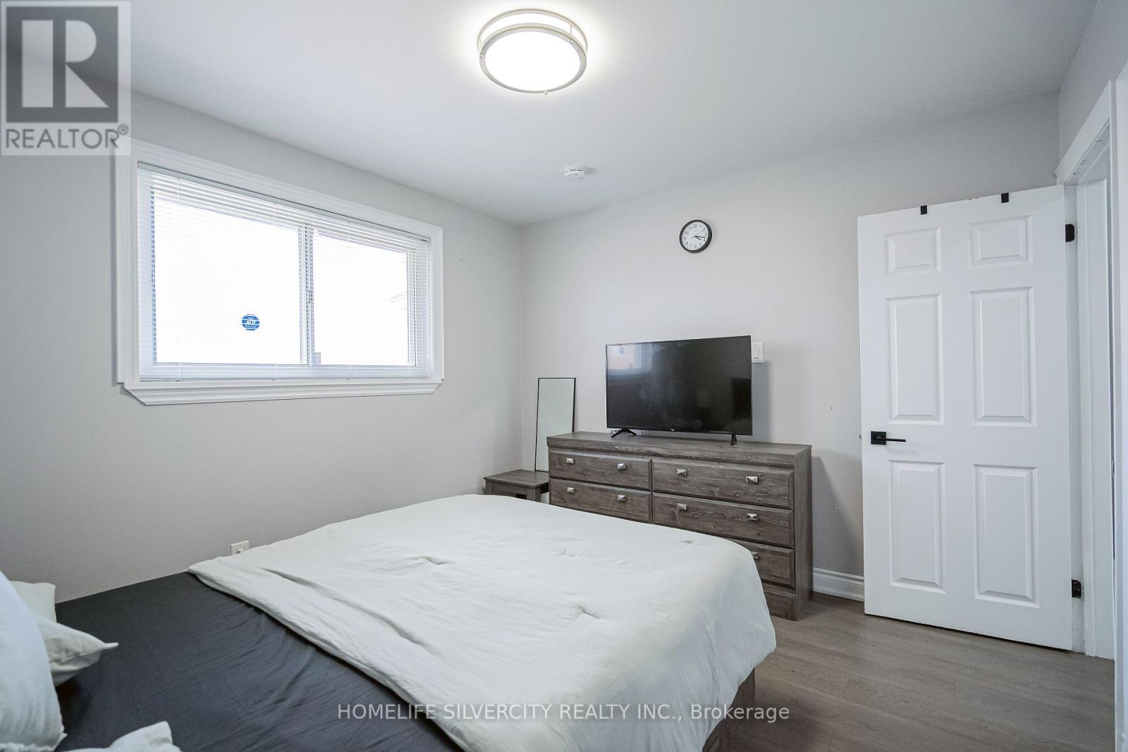 72 Brookland Drive, Brampton (Avondale), Ontario  L6T 2M5 - Photo 22 - W12380200