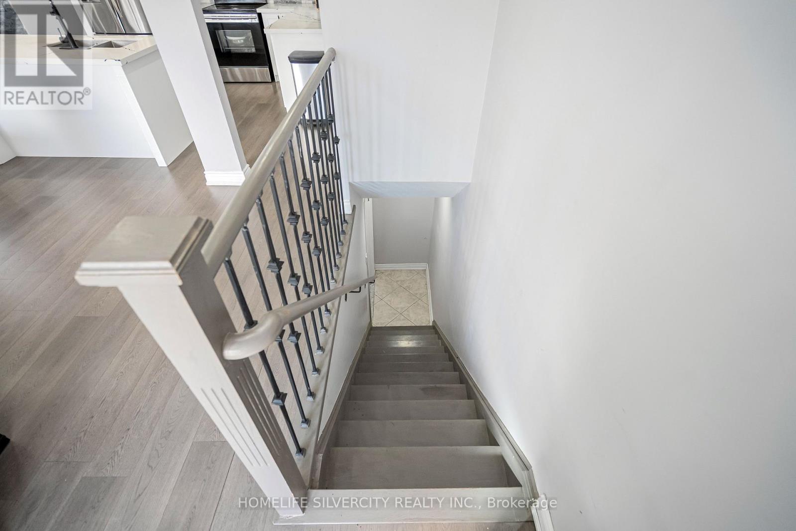 72 Brookland Drive, Brampton (Avondale), Ontario  L6T 2M5 - Photo 23 - W12380200