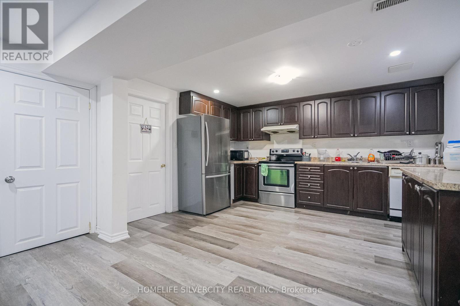 72 Brookland Drive, Brampton (Avondale), Ontario  L6T 2M5 - Photo 27 - W12380200