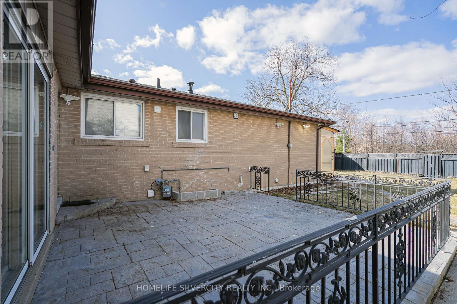 72 Brookland Drive, Brampton (Avondale), Ontario  L6T 2M5 - Photo 35 - W12380200